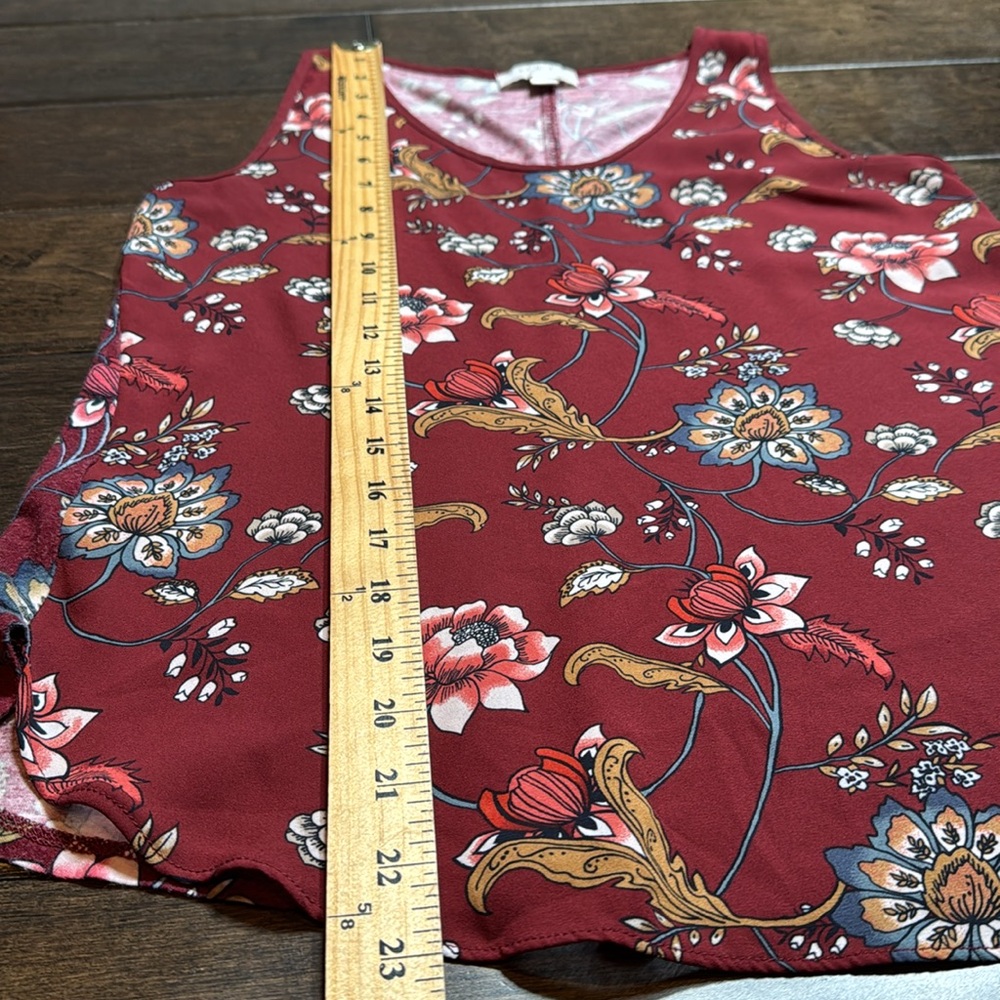 ❤️3/$30 Loft Outlet Petite Floral Sleeveless Top - Picture 8 of 8